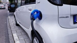 Quelles sont les méthodes disponibles pour recharger votre voiture électrique en ville ?