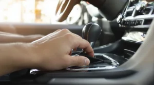 Comprendre le point mort voiture pour mieux contrôler sa conduite